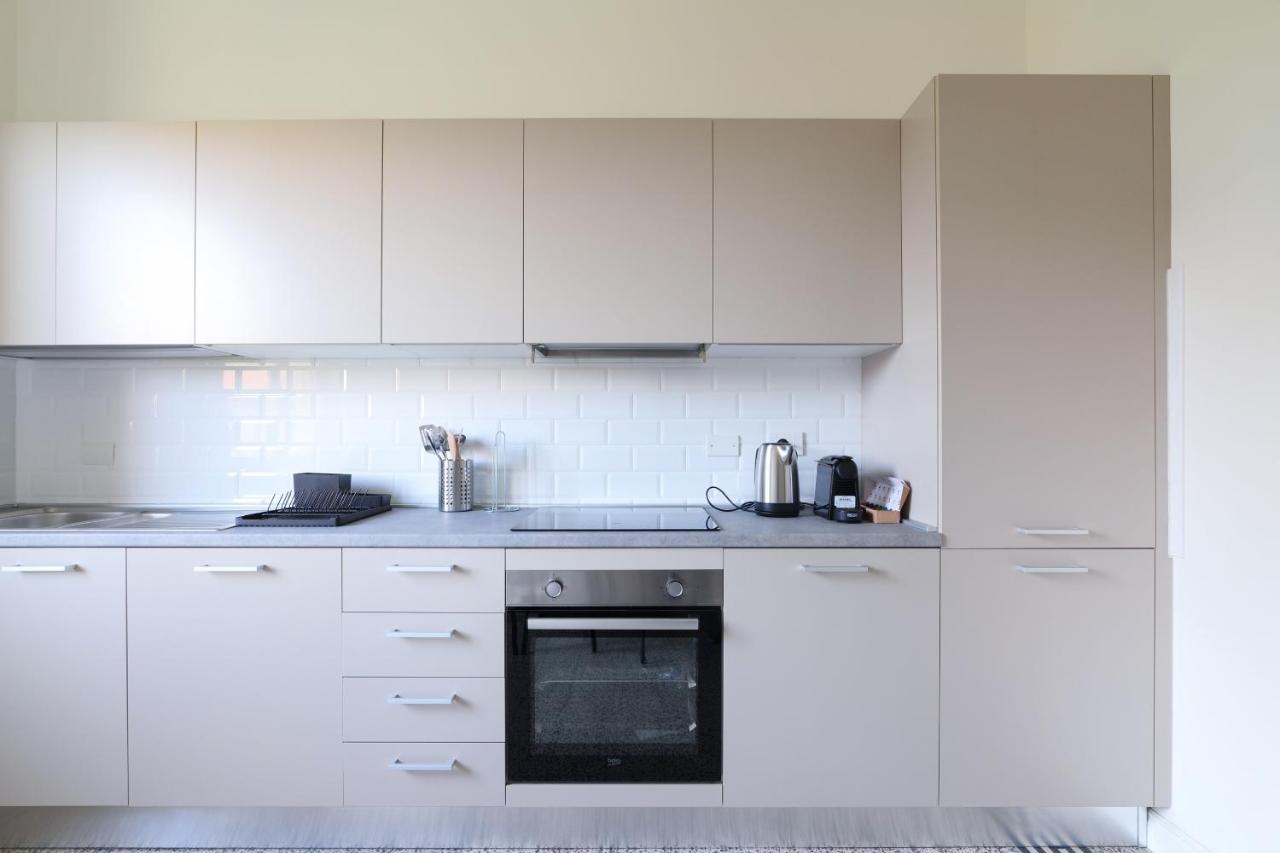 Adelaide Elegant Apartments Милан Экстерьер фото