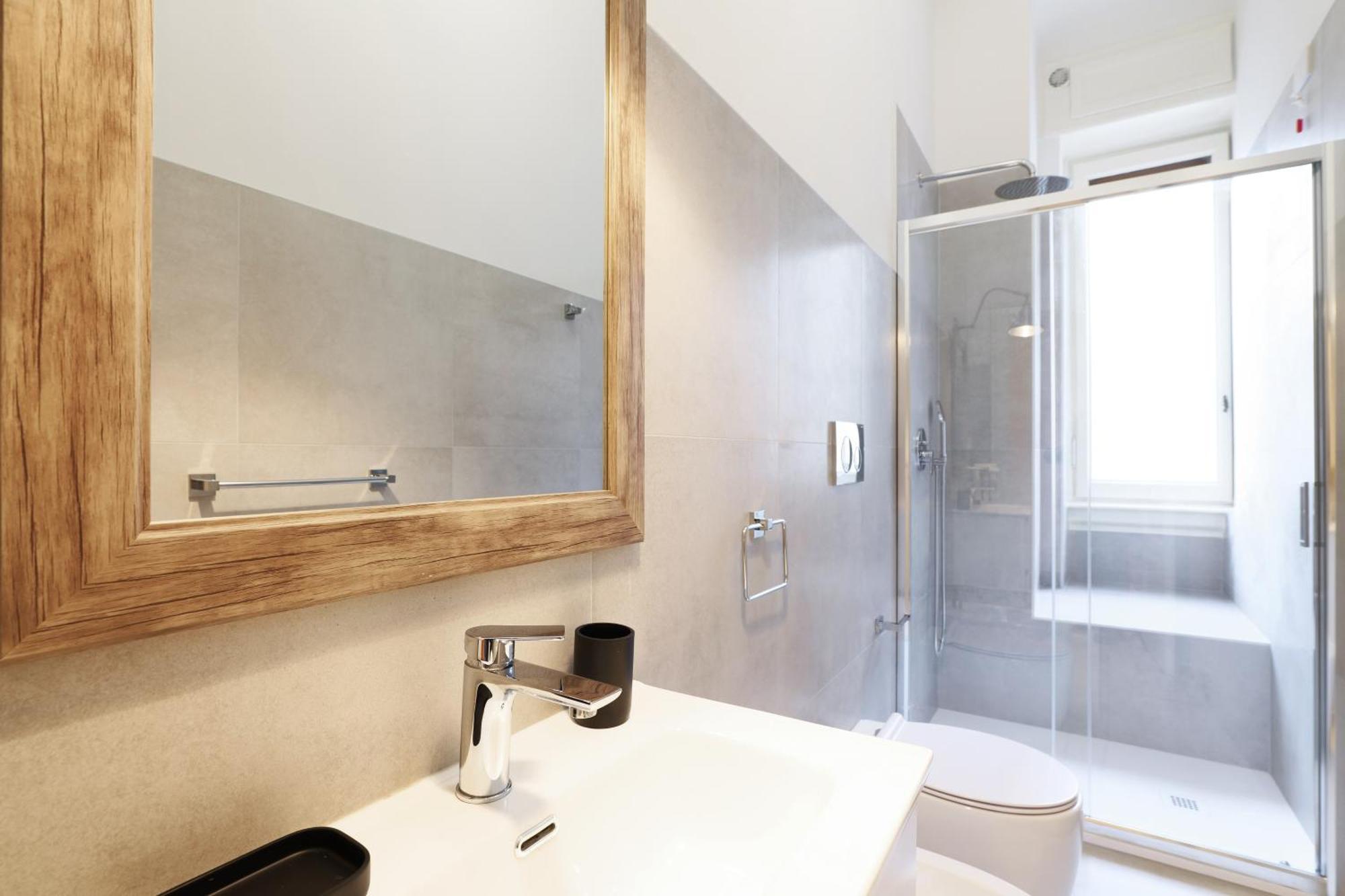 Adelaide Elegant Apartments Милан Экстерьер фото