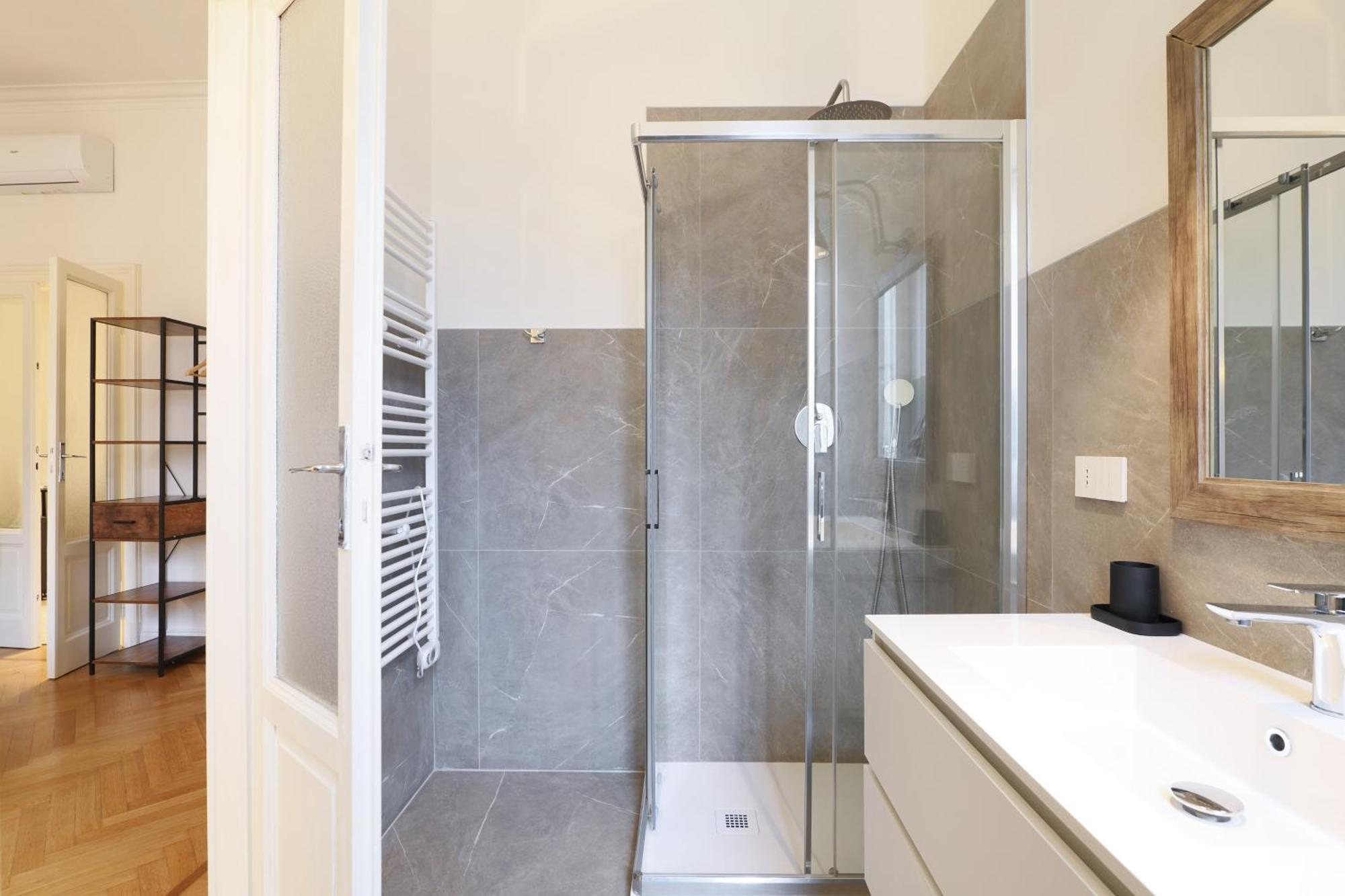 Adelaide Elegant Apartments Милан Экстерьер фото